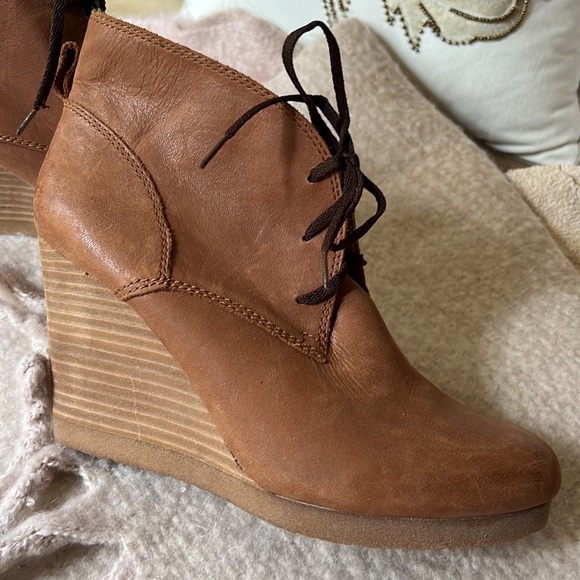 Lucky Brand lace up wedge booties. - Picture 6 of 15